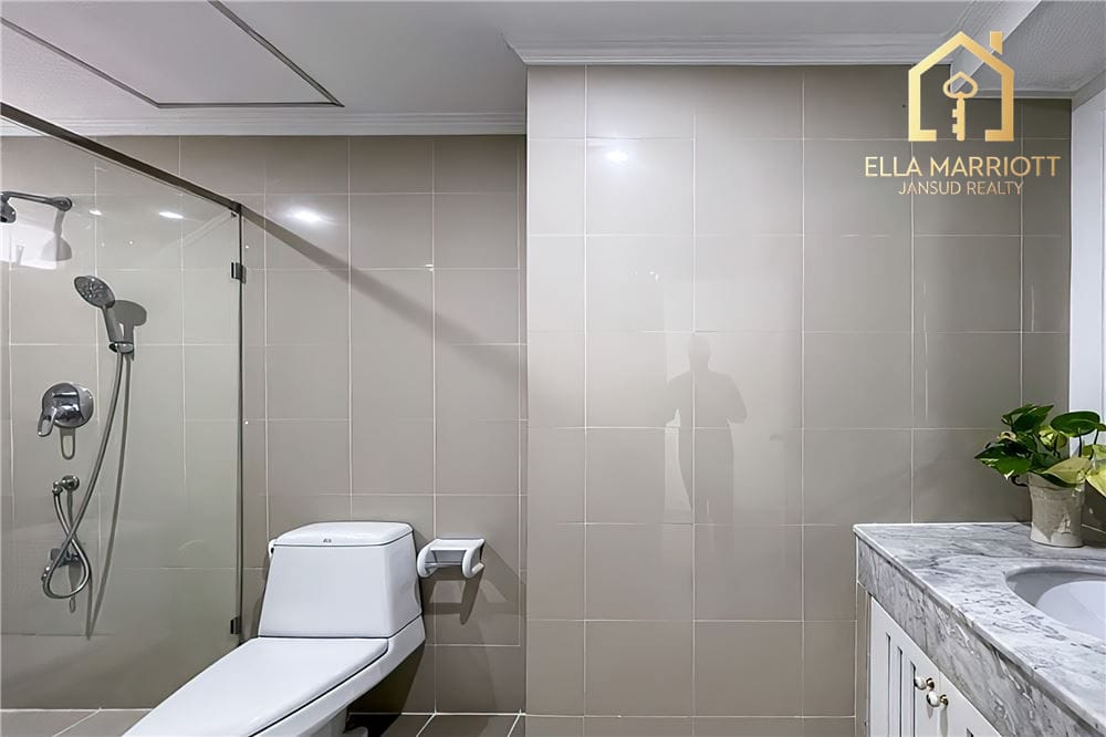450sqm Newly Renovated 4BR Condo for Rent in Asoke - Pet-Friendly 12