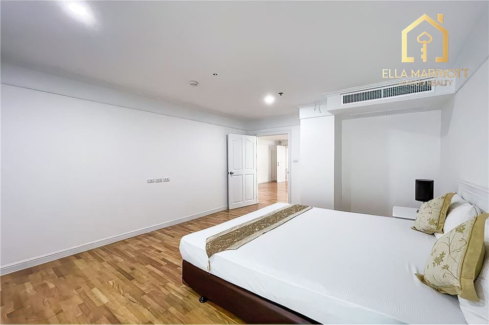 450sqm Newly Renovated 4BR Condo for Rent in Asoke - Pet-Friendly 13