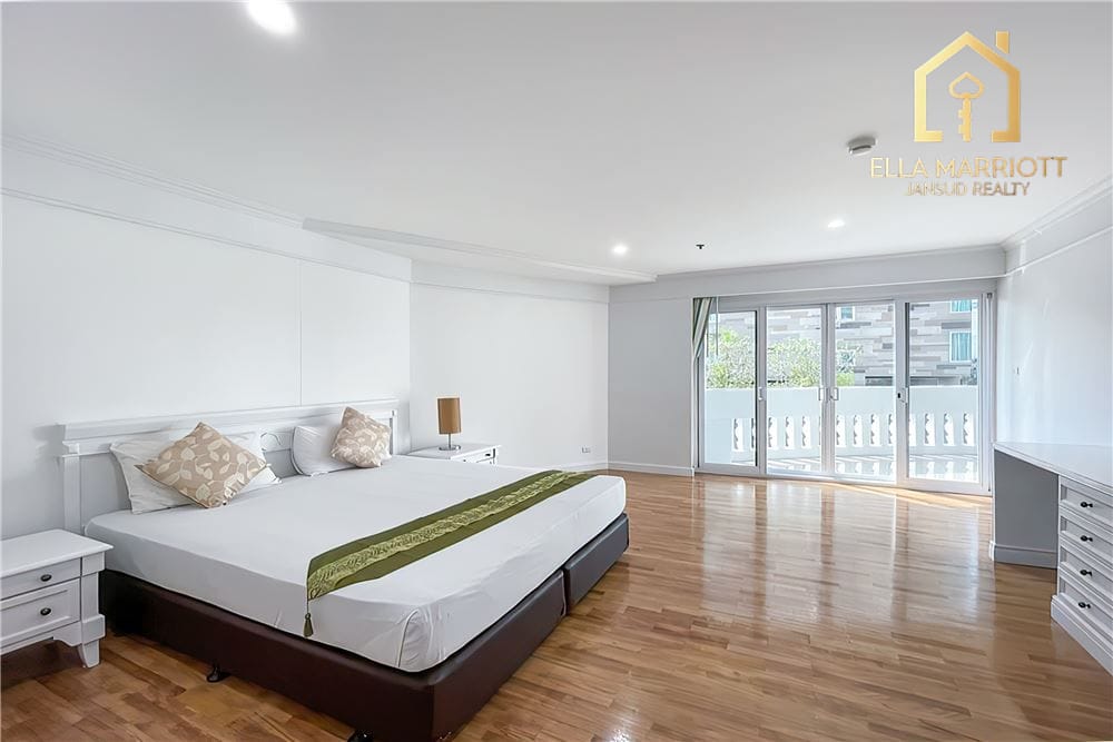 450sqm Newly Renovated 4BR Condo for Rent in Asoke - Pet-Friendly 15