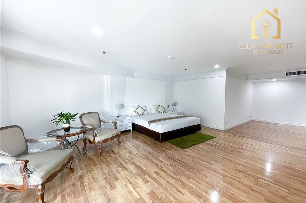 450sqm Newly Renovated 4BR Condo for Rent in Asoke - Pet-Friendly 17