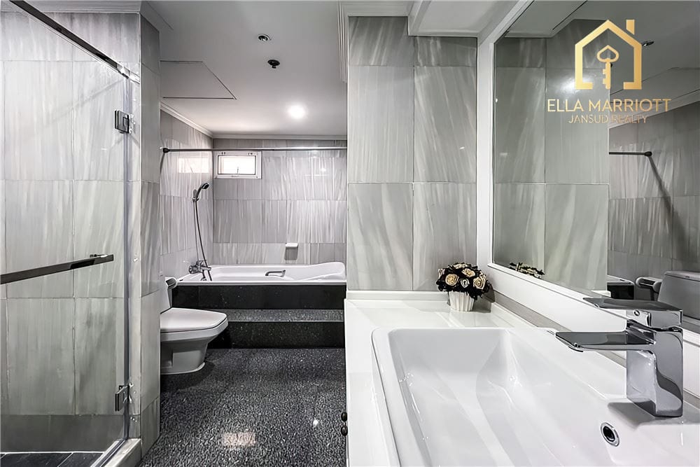 450sqm Newly Renovated 4BR Condo for Rent in Asoke - Pet-Friendly 19