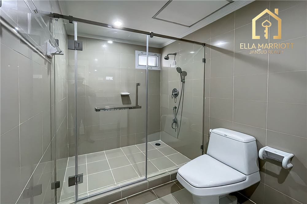 450sqm Newly Renovated 4BR Condo for Rent in Asoke - Pet-Friendly 23