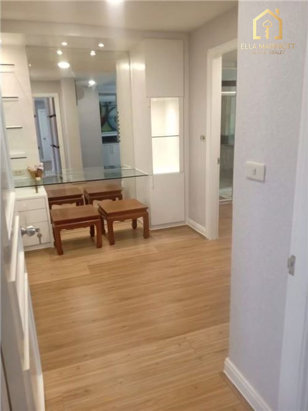 Pet-Friendly Condo in Sukhumvit 24, Phrom Pong - 13 Mins Walk to MRT Queen Sirikit 14