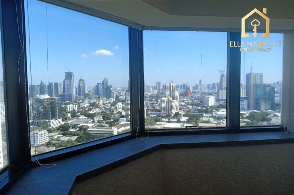 Pet-Friendly Condo in Sukhumvit 24, Phrom Pong - 13 Mins Walk to MRT Queen Sirikit 17