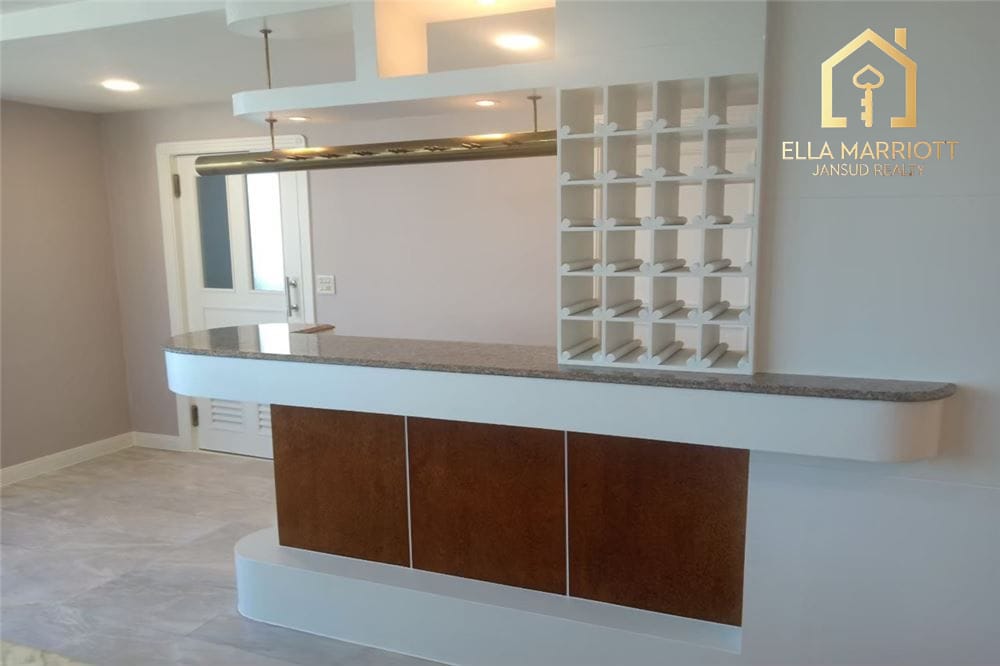 Pet-Friendly Condo in Sukhumvit 24, Phrom Pong - 13 Mins Walk to MRT Queen Sirikit 6