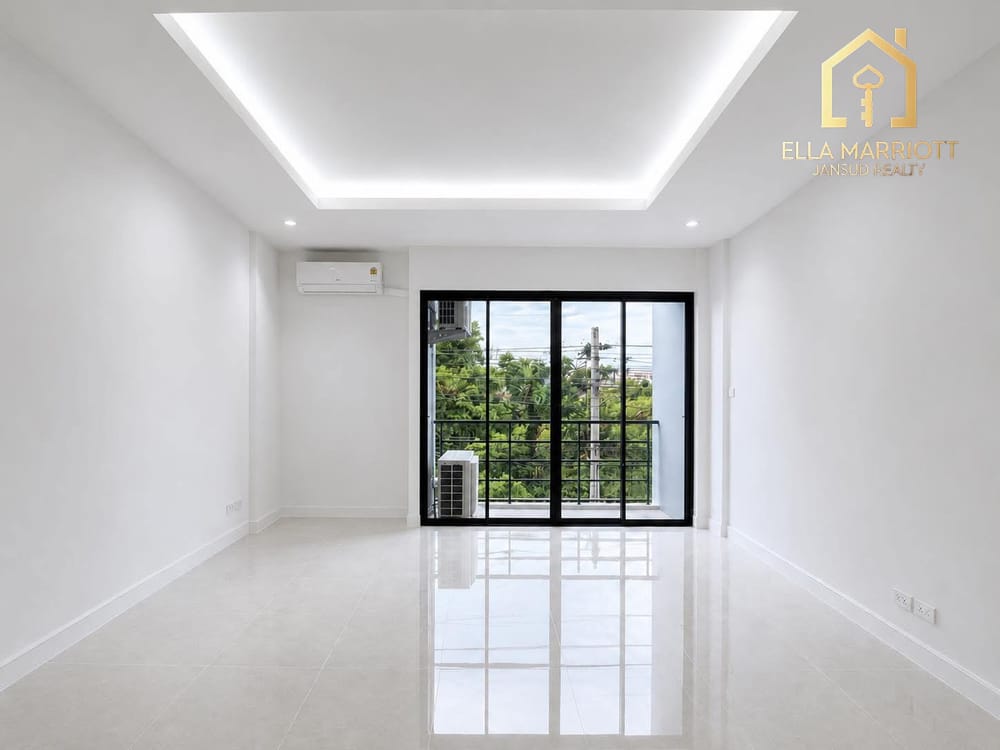 Fully Renovated Townhouse in Central Hua Hin – Below Appraised Value! 2