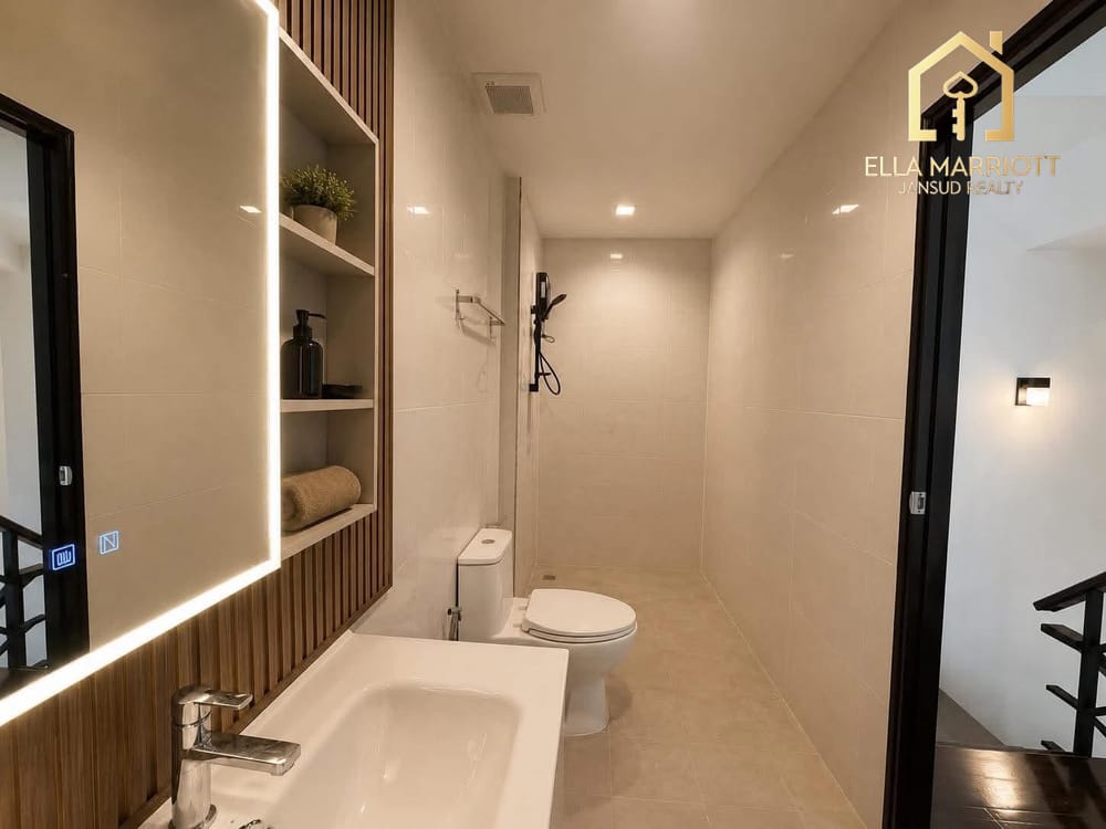 Fully Renovated Townhouse in Central Hua Hin – Below Appraised Value! 5