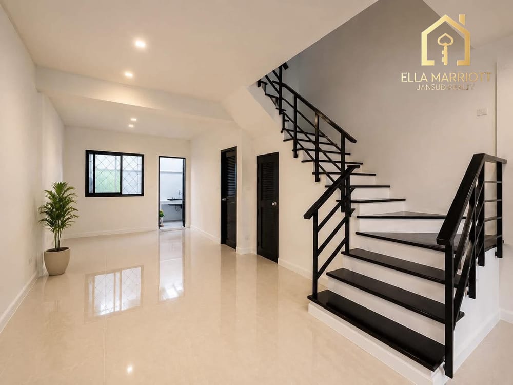 Fully Renovated Townhouse in Central Hua Hin – Below Appraised Value! 8