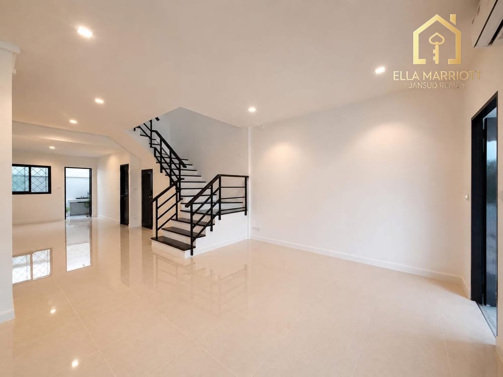 Fully Renovated Townhouse in Central Hua Hin – Below Appraised Value! 9