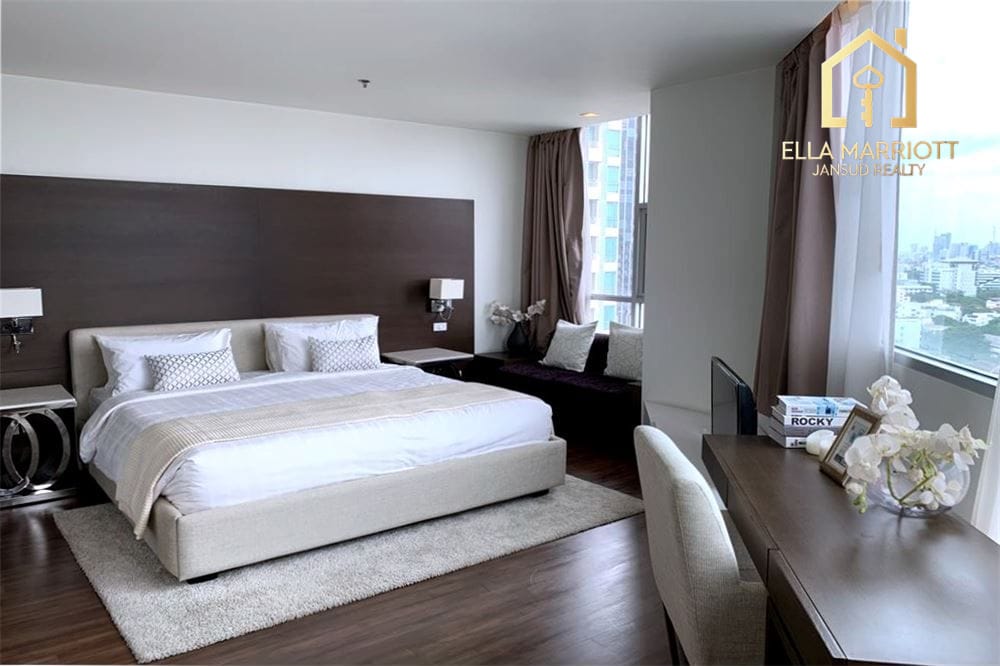 Luxury Sathon Condo: City Views & Prime Location 12