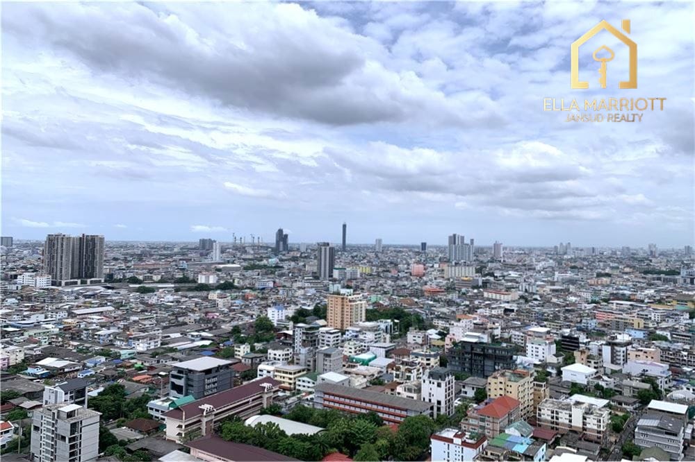 Luxury Sathon Condo: City Views & Prime Location 24