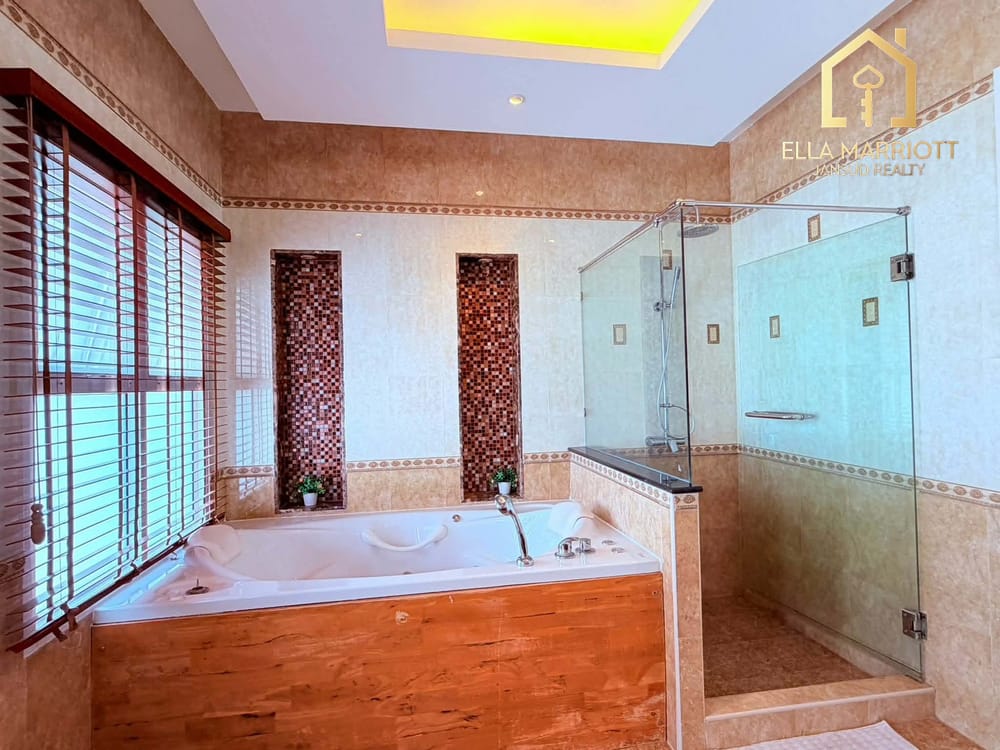 Rare Find! Spacious Villa Private Basement Hin Lek Fai 13
