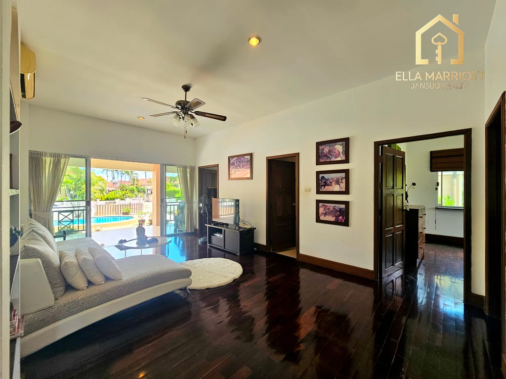 Charming Villa with Large Plot at Baan Thai Village 33
