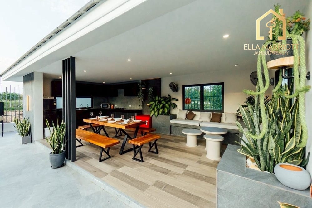 Ultimate Privacy: Grand Luxury Pool Villa in Prime Soi 102 Hua Hin 11