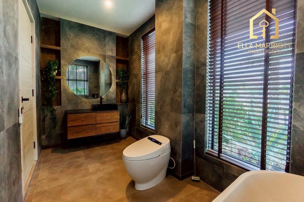 Ultimate Privacy: Grand Luxury Pool Villa in Prime Soi 102 Hua Hin 23