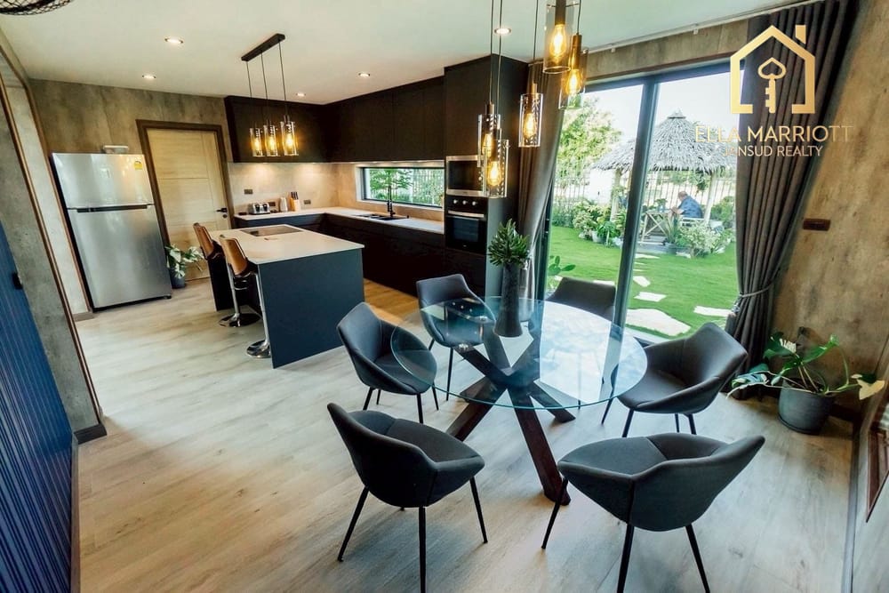 Ultimate Privacy: Grand Luxury Pool Villa in Prime Soi 102 Hua Hin 27