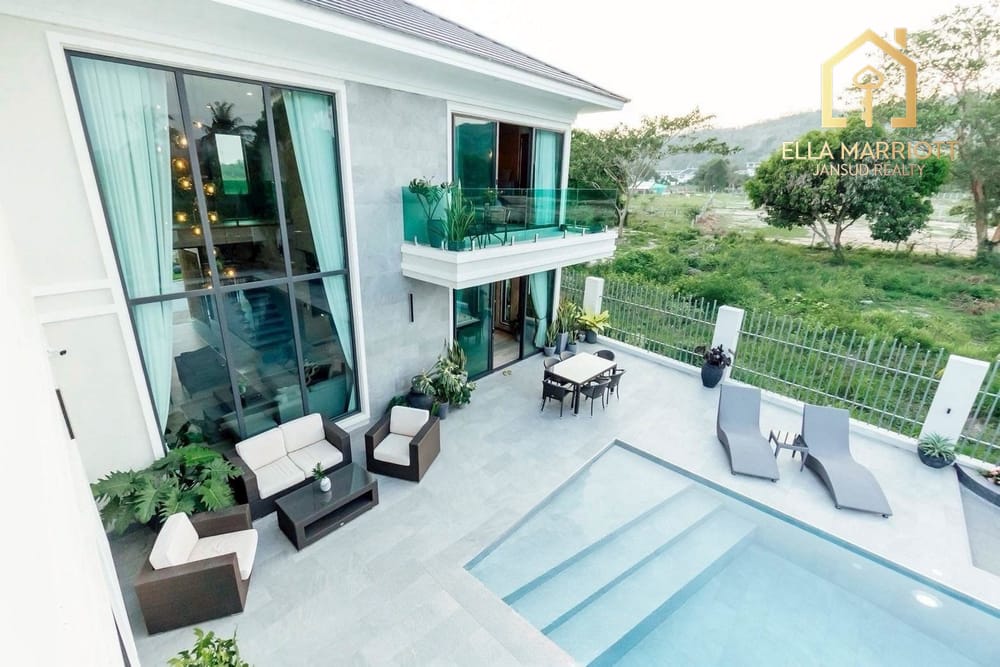 Ultimate Privacy: Grand Luxury Pool Villa in Prime Soi 102 Hua Hin 3