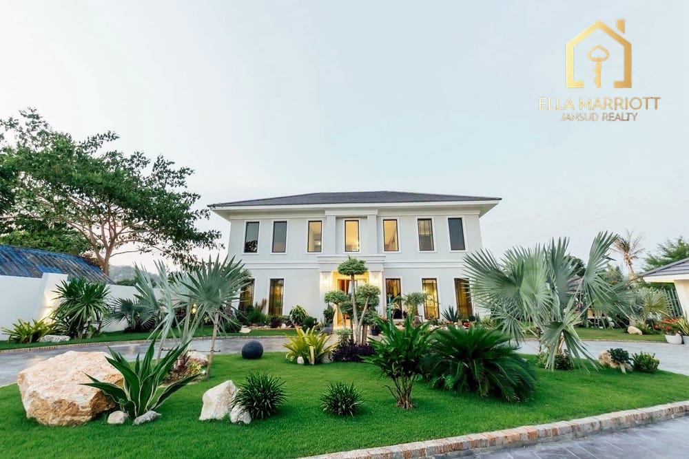 Ultimate Privacy: Grand Luxury Pool Villa in Prime Soi 102 Hua Hin 5