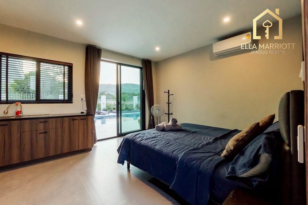 Ultimate Privacy: Grand Luxury Pool Villa in Prime Soi 102 Hua Hin 6
