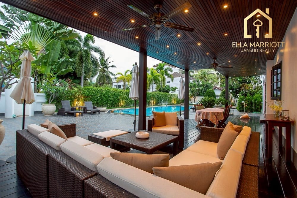 Prime Investment Opportunity: Luxury 6-Bed Pool Villa in the Heart of Hua Hin 19