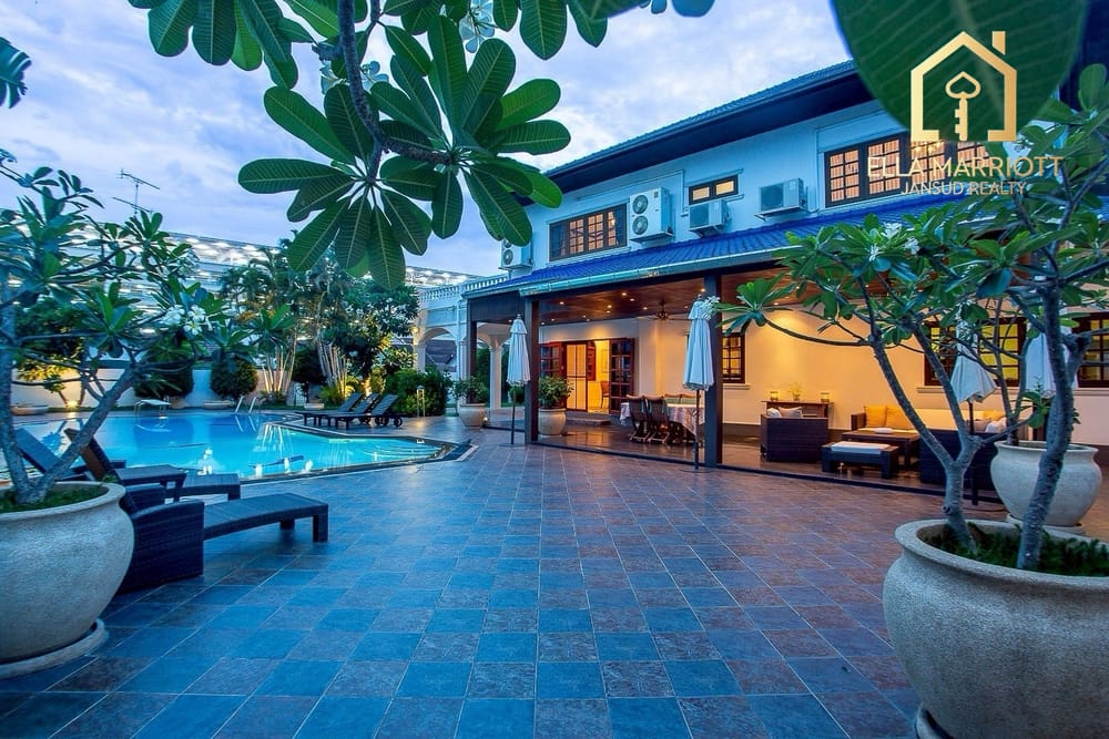 Prime Investment Opportunity: Luxury 6-Bed Pool Villa in the Heart of Hua Hin 2