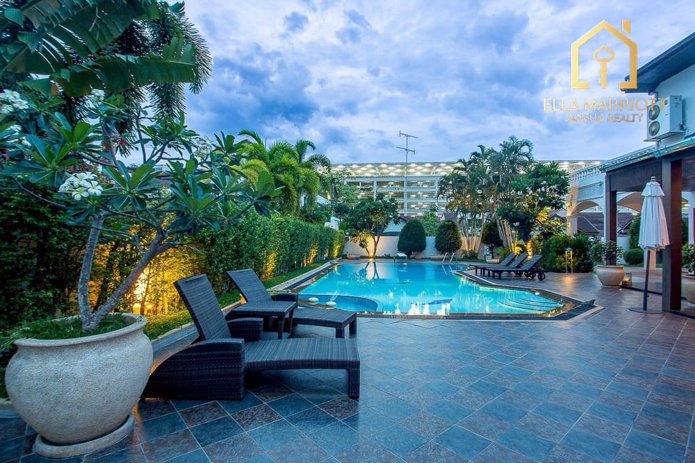 Prime Investment Opportunity: Luxury 6-Bed Pool Villa in the Heart of Hua Hin 21