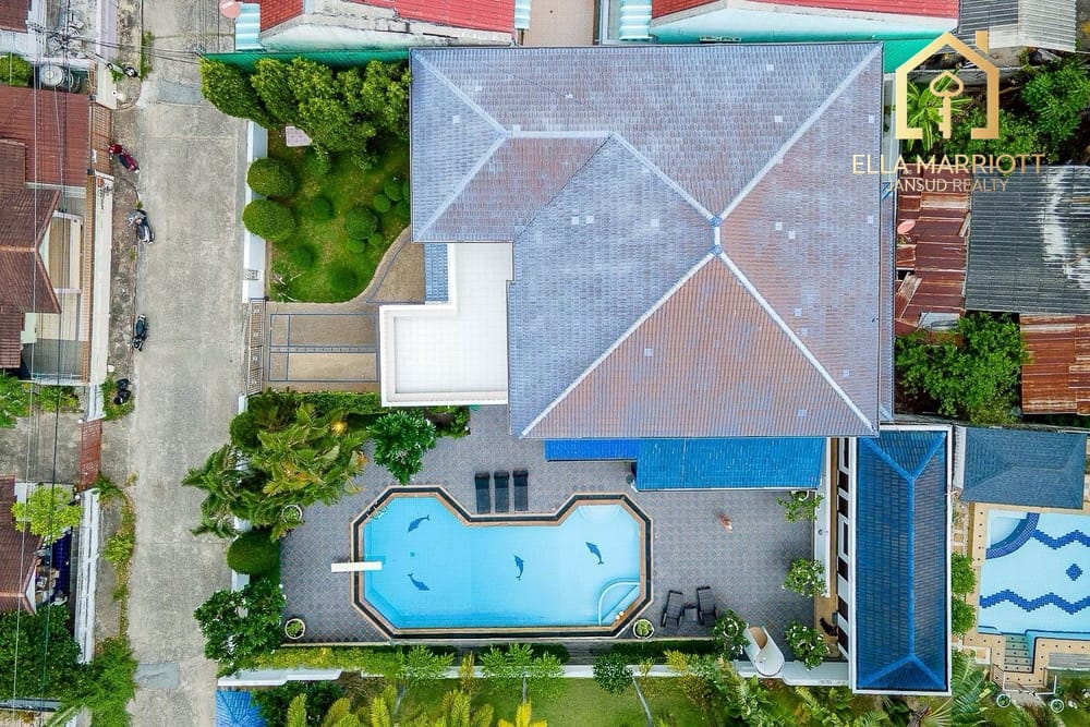 Prime Investment Opportunity: Luxury 6-Bed Pool Villa in the Heart of Hua Hin 24