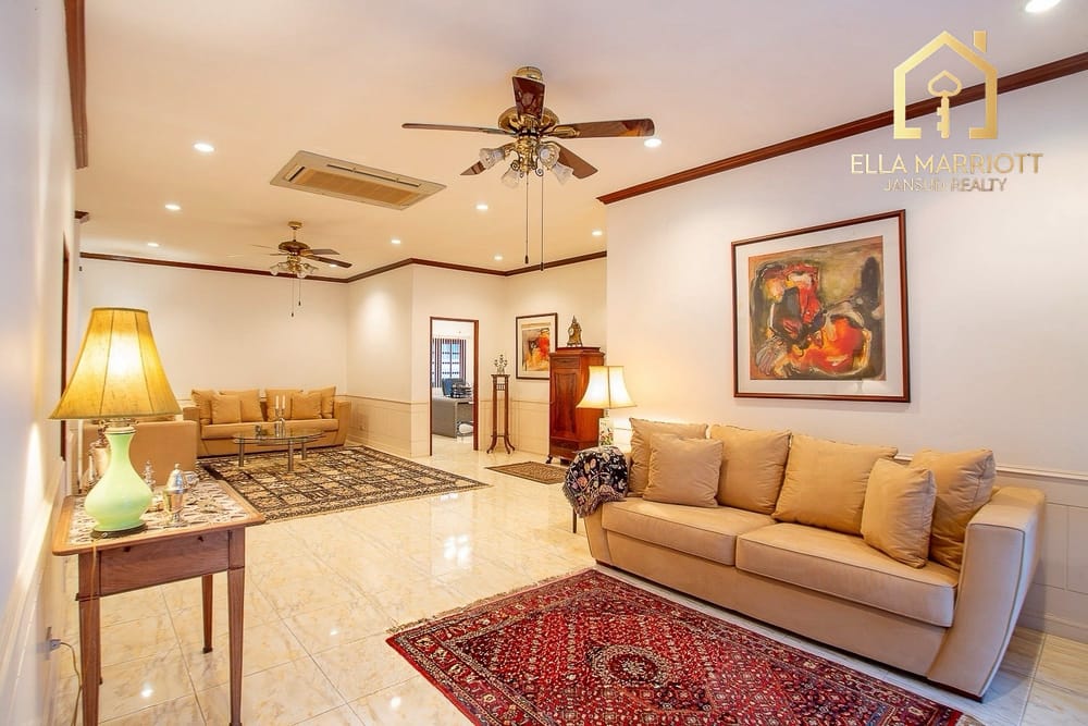 Prime Investment Opportunity: Luxury 6-Bed Pool Villa in the Heart of Hua Hin 26