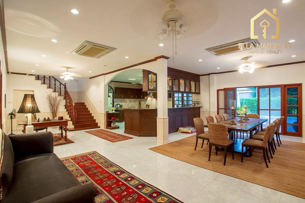 Prime Investment Opportunity: Luxury 6-Bed Pool Villa in the Heart of Hua Hin 27