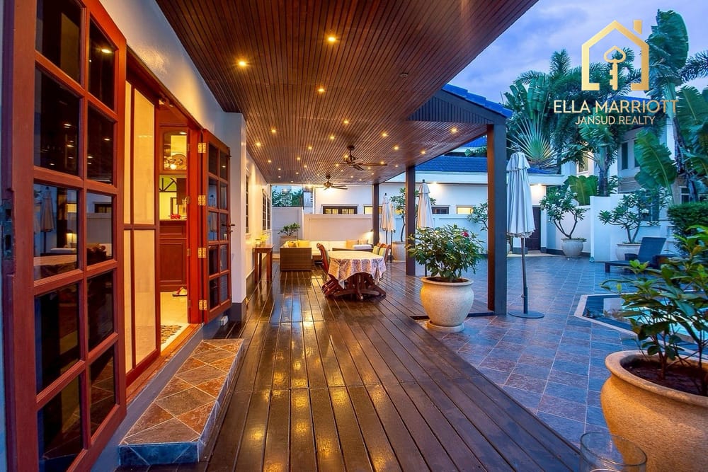 Prime Investment Opportunity: Luxury 6-Bed Pool Villa in the Heart of Hua Hin 3