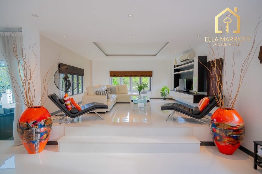An Exclusive Masterpiece in Black Mountain Golf Club 10