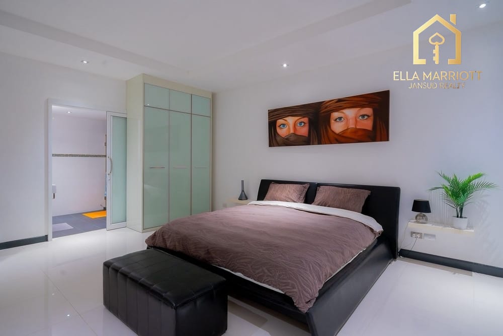 An Exclusive Masterpiece in Black Mountain Golf Club 11