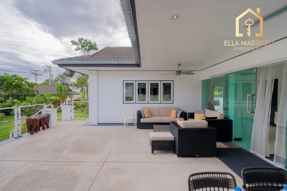 An Exclusive Masterpiece in Black Mountain Golf Club 13