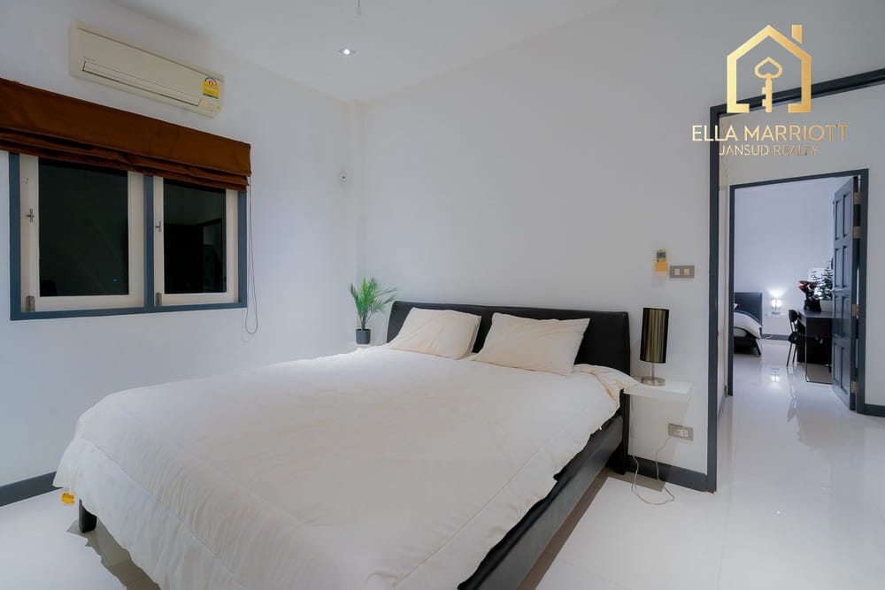 An Exclusive Masterpiece in Black Mountain Golf Club 15