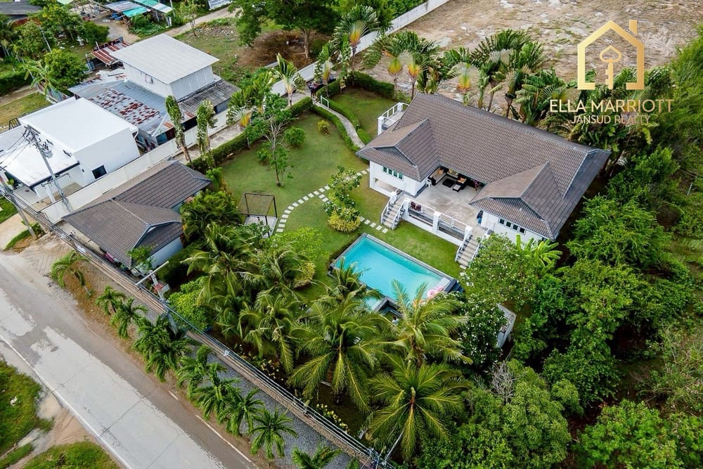 An Exclusive Masterpiece in Black Mountain Golf Club 2