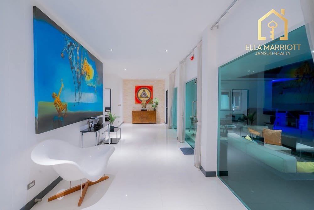 An Exclusive Masterpiece in Black Mountain Golf Club 23