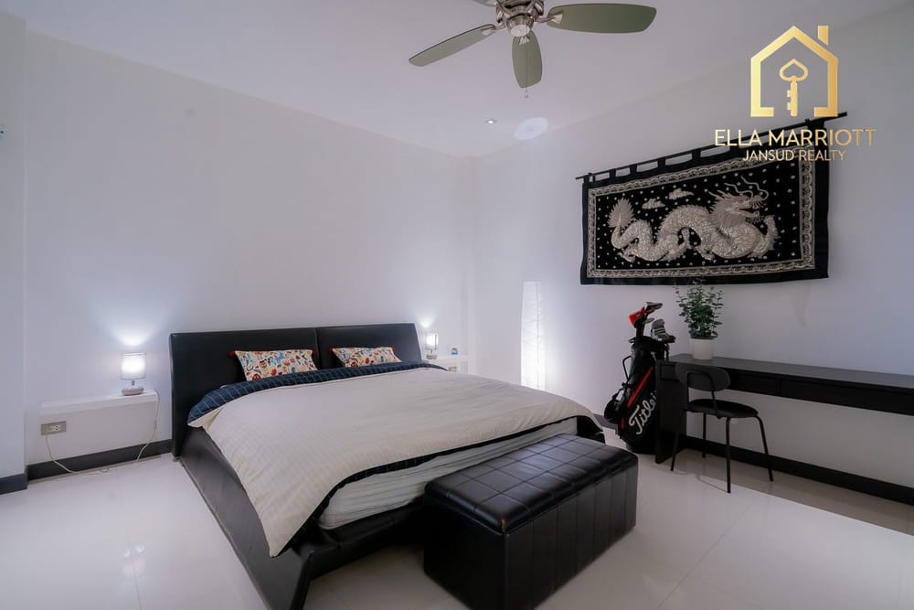 An Exclusive Masterpiece in Black Mountain Golf Club 24