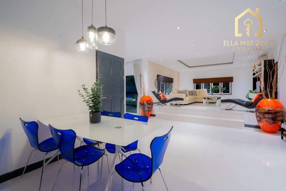 An Exclusive Masterpiece in Black Mountain Golf Club 25