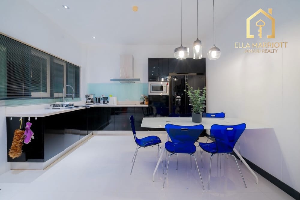 An Exclusive Masterpiece in Black Mountain Golf Club 5