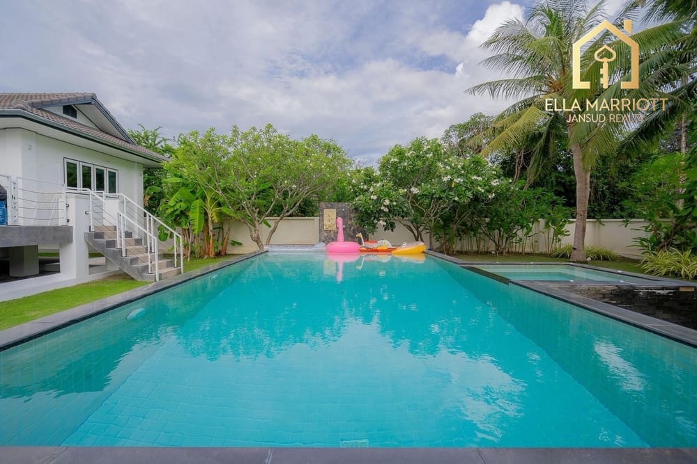 An Exclusive Masterpiece in Black Mountain Golf Club 8