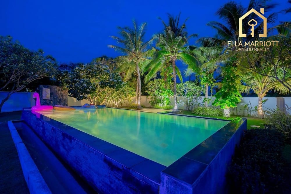 An Exclusive Masterpiece in Black Mountain Golf Club 9