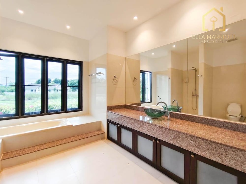 An exclusive project located at Palm Hills Golf Course 20