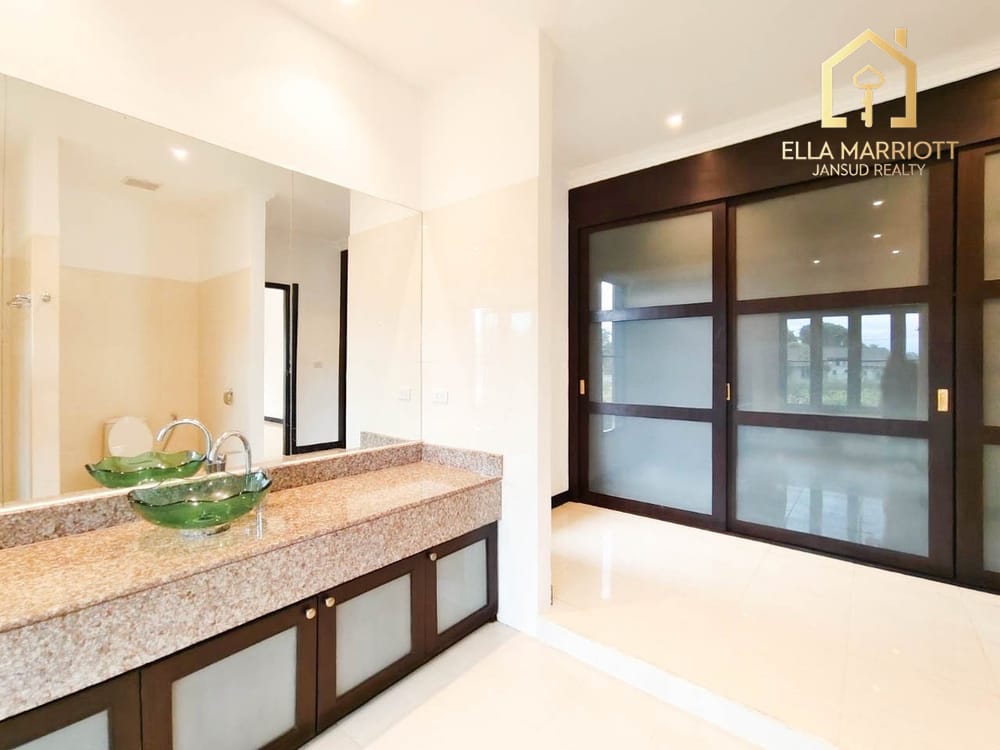 An exclusive project located at Palm Hills Golf Course 22