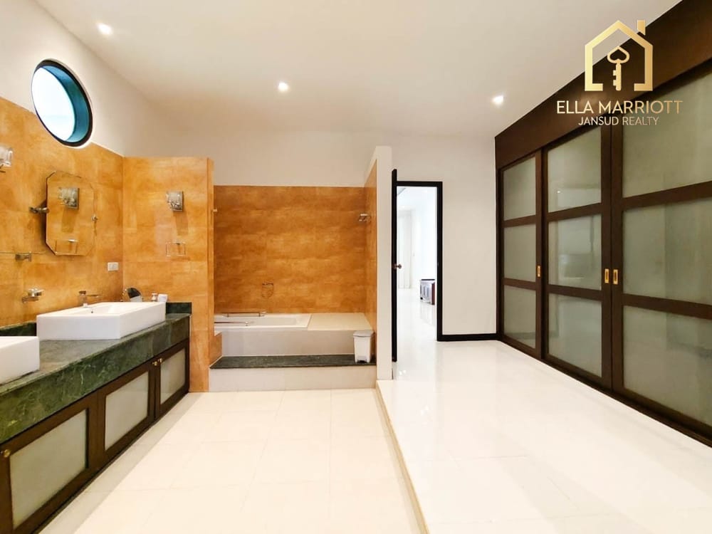 An exclusive project located at Palm Hills Golf Course 24