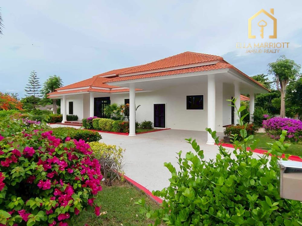 An exclusive project located at Palm Hills Golf Course 8