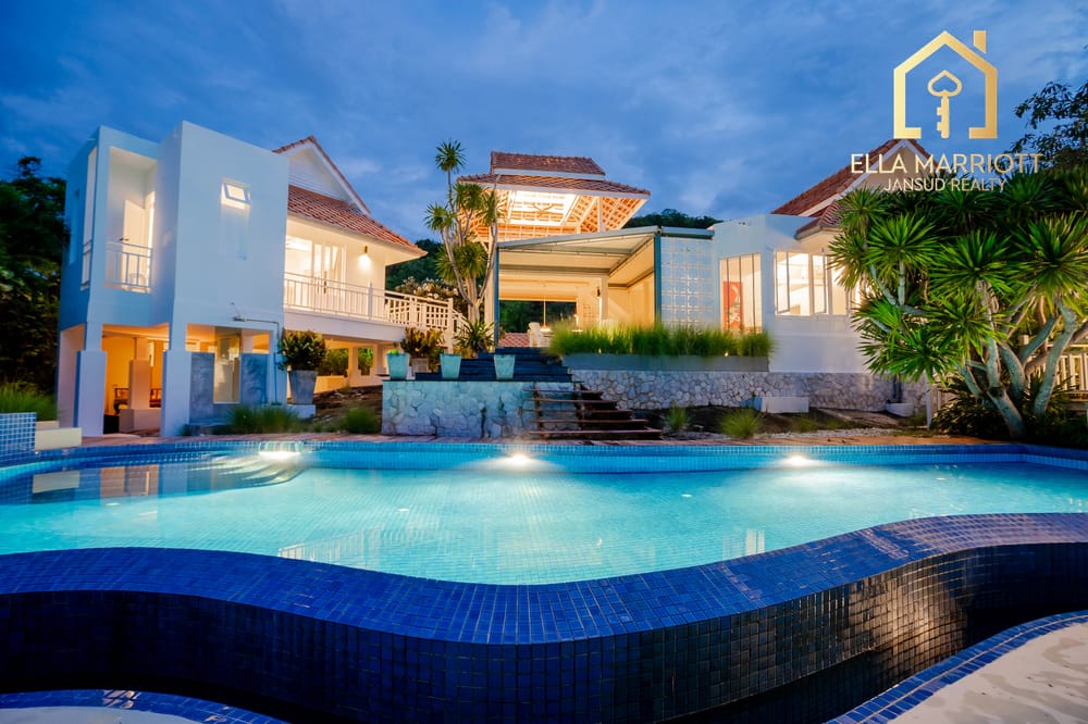Balinese Luxury Pool Villa 13