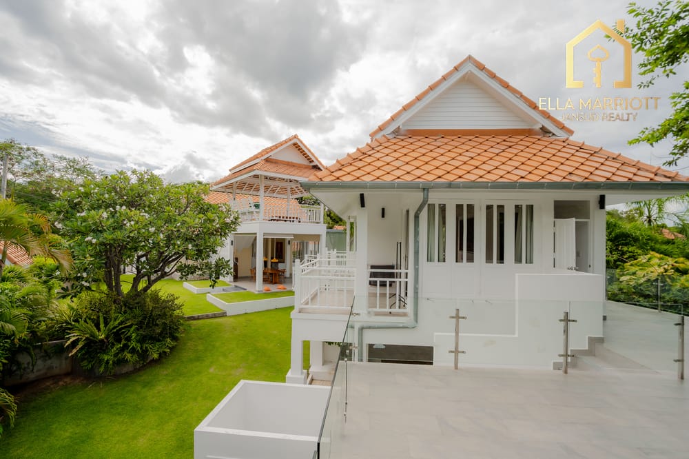 Balinese Luxury Pool Villa 14
