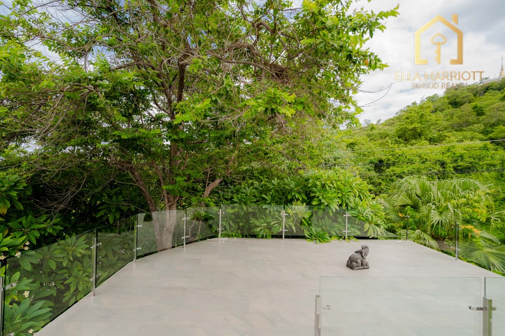 Balinese Luxury Pool Villa 15