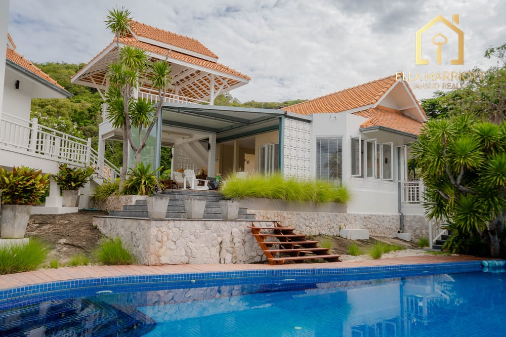 Balinese Luxury Pool Villa 2