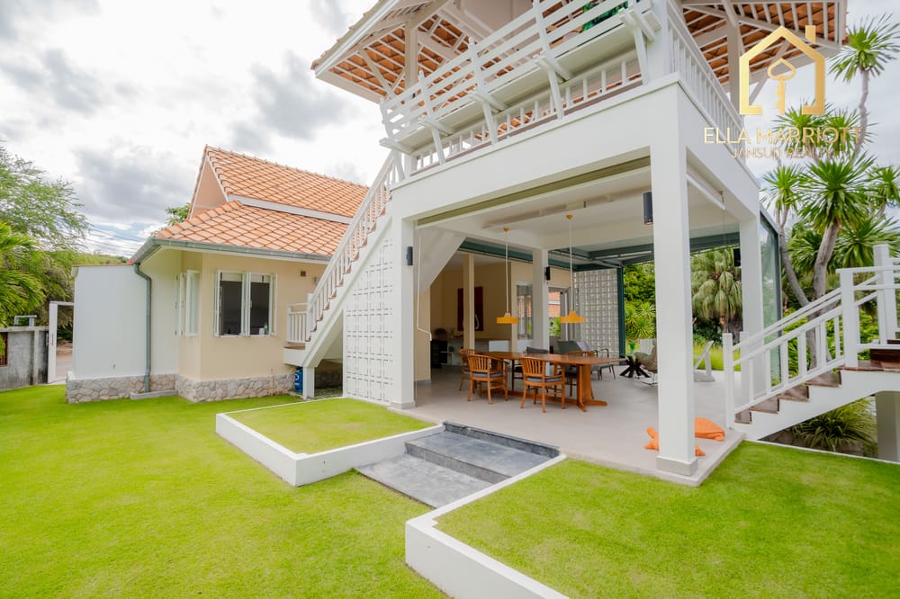 Balinese Luxury Pool Villa 21